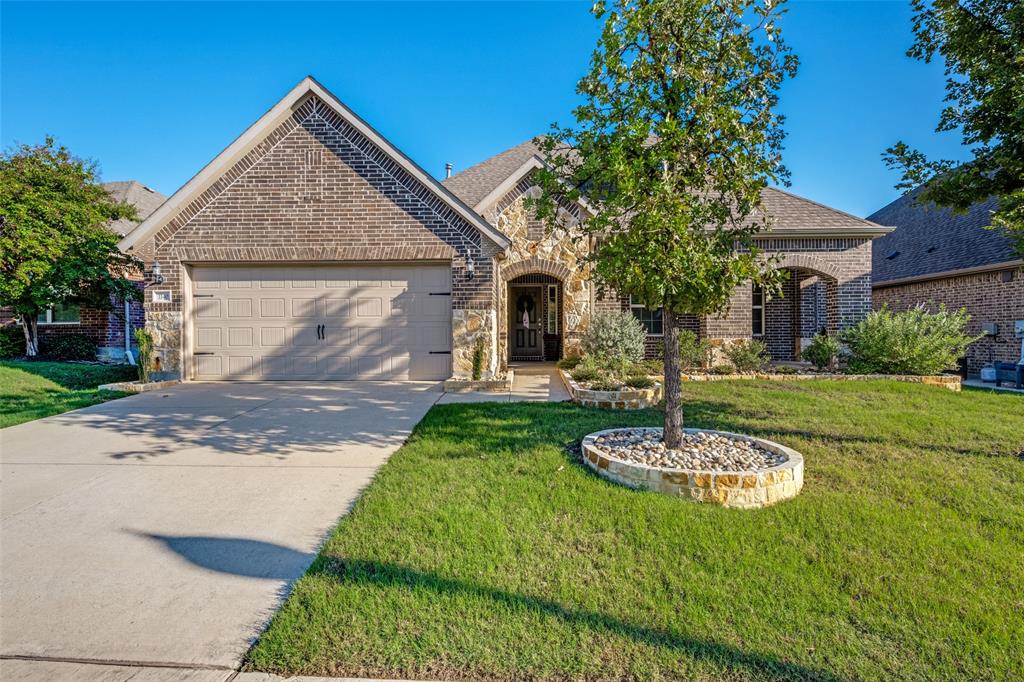 1140 Parkdale Drive - Photo 1
