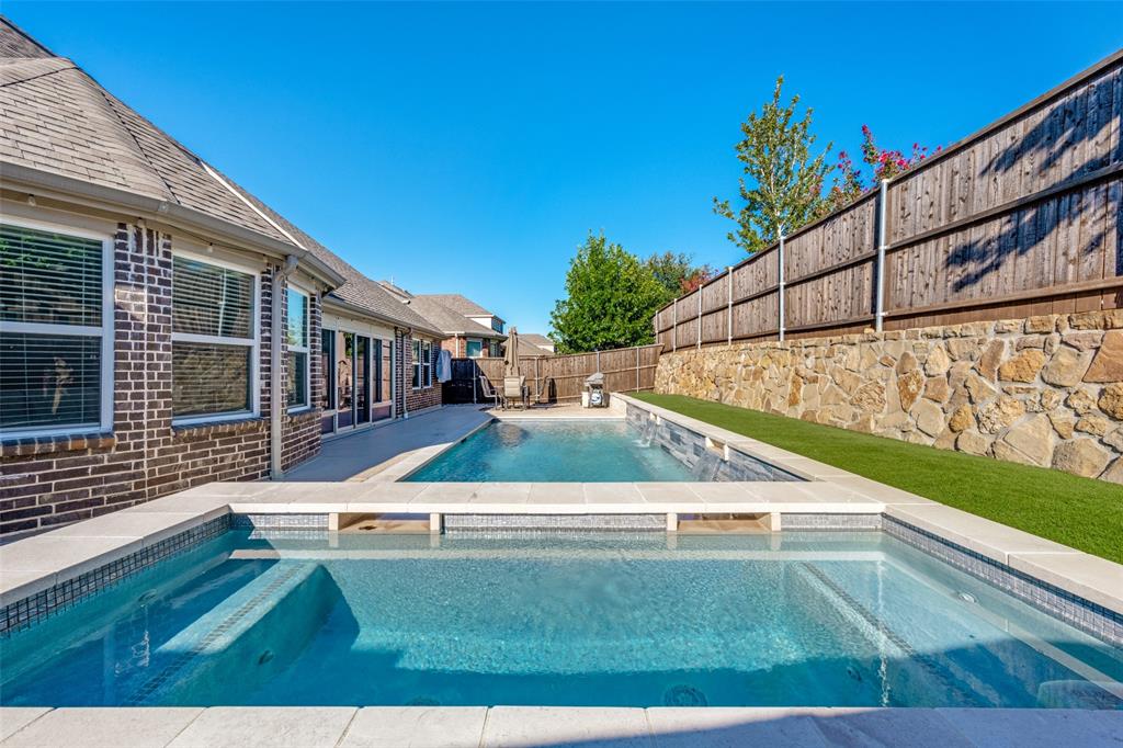 1140 Parkdale Drive - Photo 4