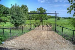 868 County Road 23940 - Photo 3