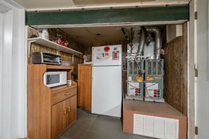 1245 Commercial Avenue - Photo 29