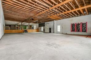 221 North Main - Photo 14