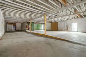 221 North Main - Photo 16