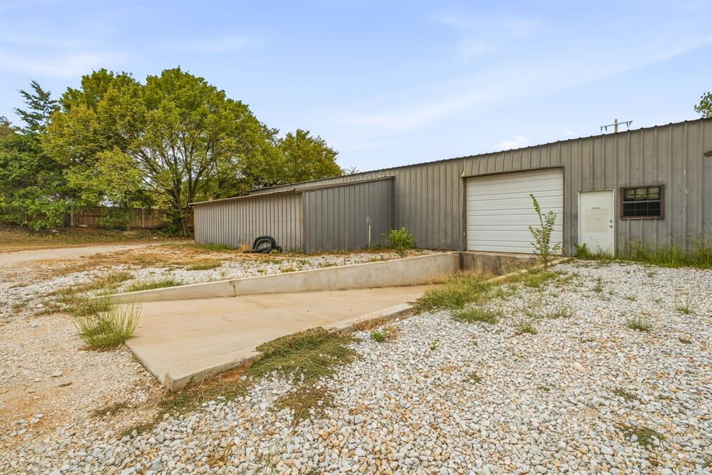 1324 N Saint James Road - Photo 4