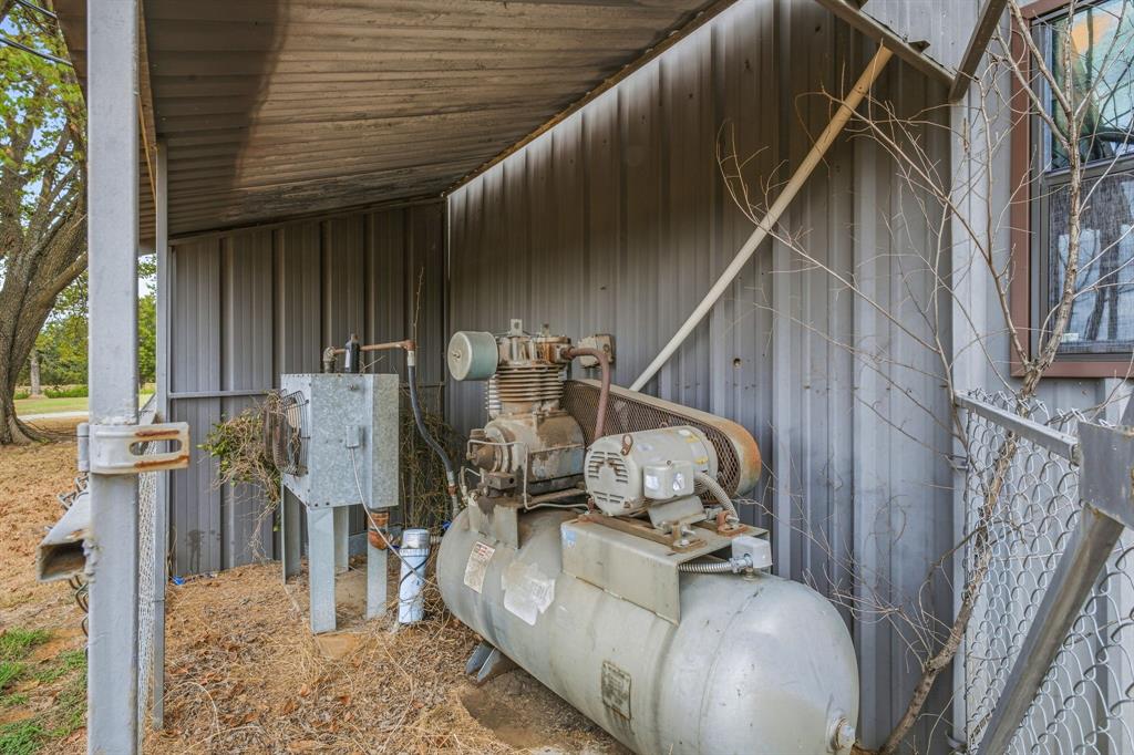 1324 N Saint James Road - Photo 9