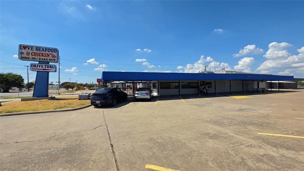 313 Castle Drive - Photo 1