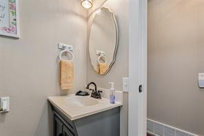 133 S Buffalo Street - Photo 31