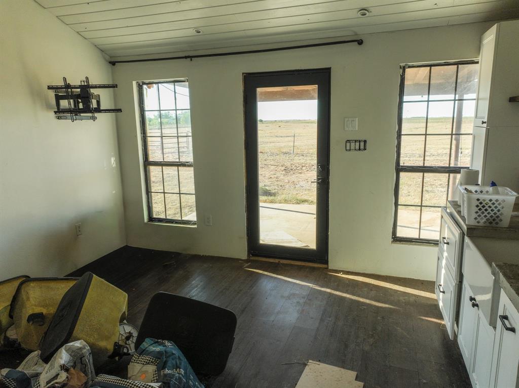 424 CR 141 - Photo 10