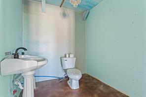 2370 S FM 2869 - Photo 23