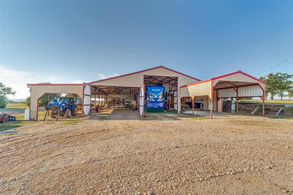 689 County Road 3737 - Photo 3