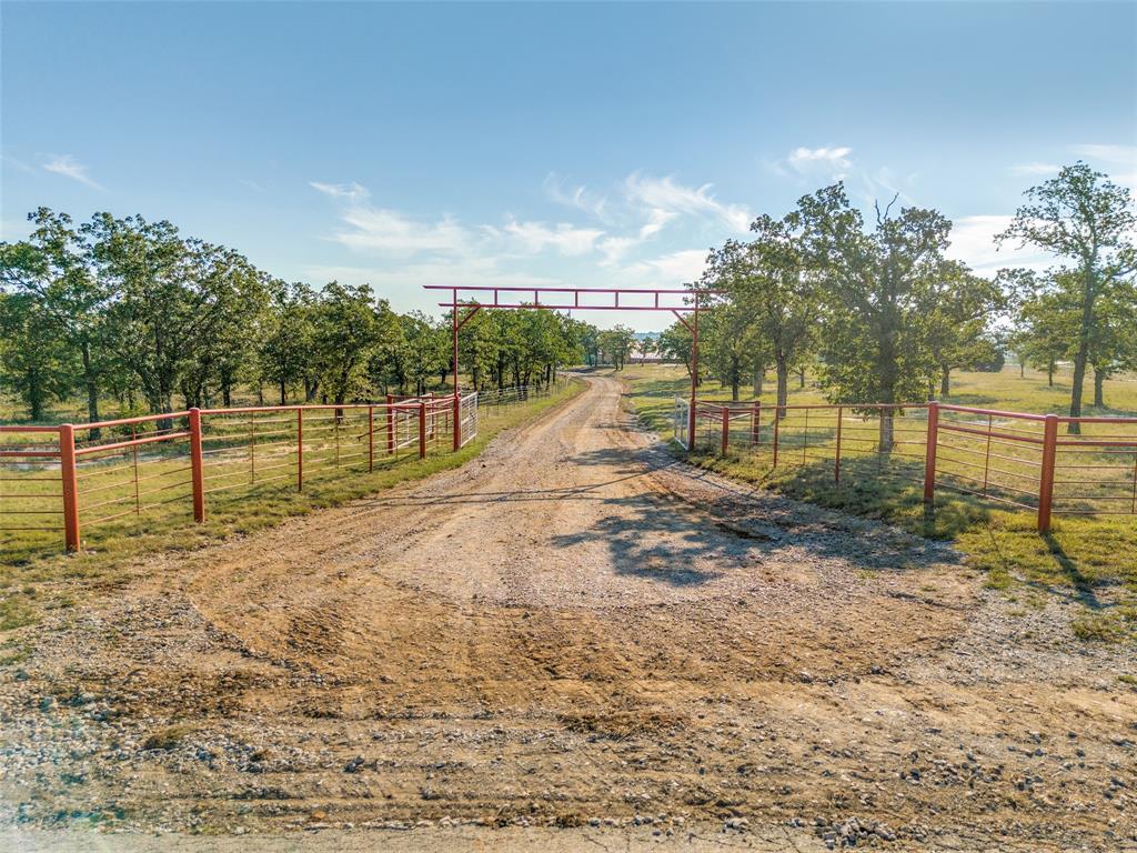 689 County Road 3737 - Photo 4