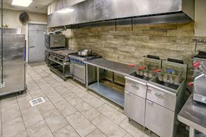 215 E 5th Avenue - Photo 4