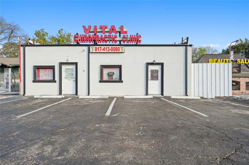 3017 E Lancaster Avenue - Photo 1