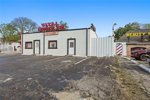 3017 E Lancaster Avenue - Photo 2