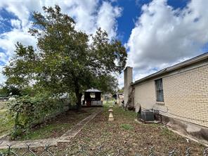 8407 Honeysuckle Lane - Photo 25