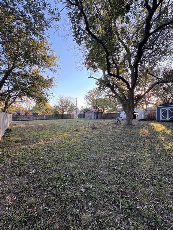 305 E Miller Street - Photo 1