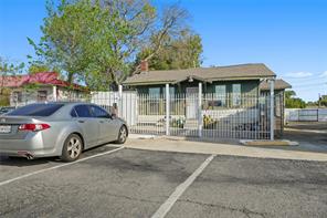 3013 E Lancaster Avenue - Photo 2