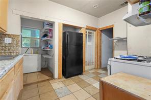 3013 E Lancaster Avenue - Photo 5