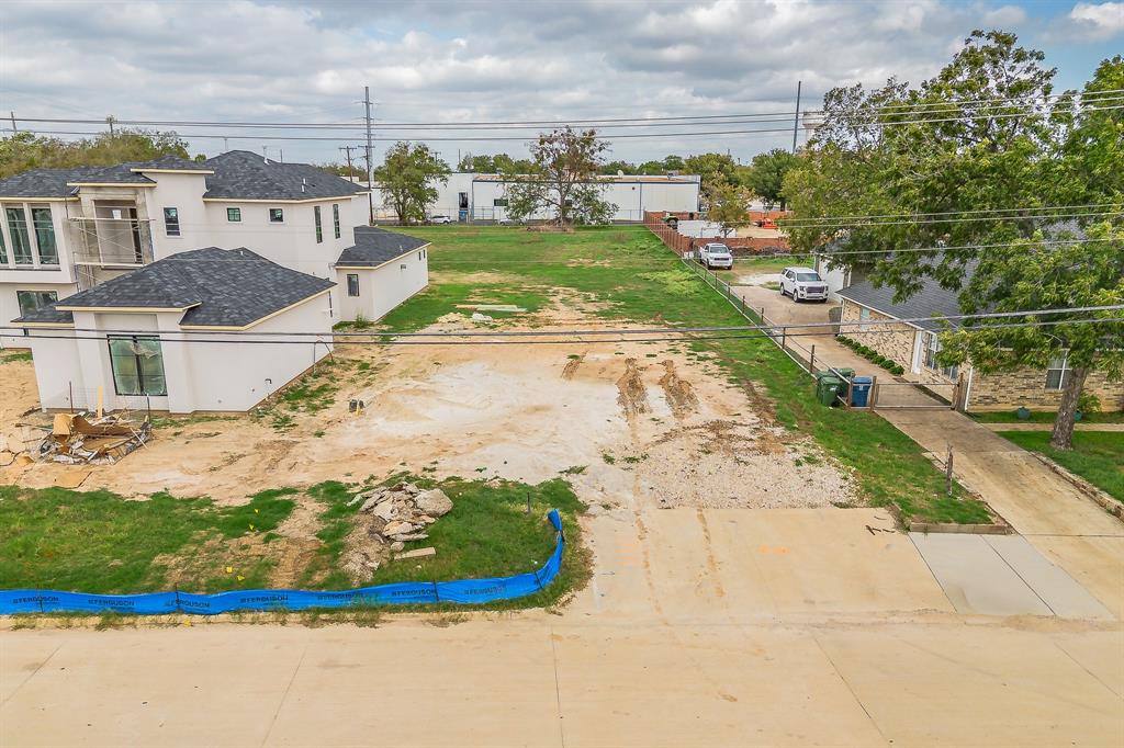 601 Dallas Drive - Photo 1