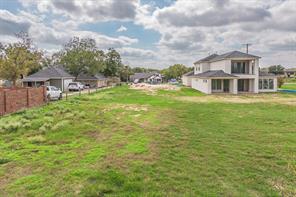 601 Dallas Drive - Photo 3