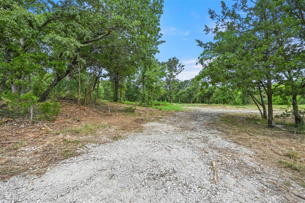 1221 Hillcrest Circle - Photo 3
