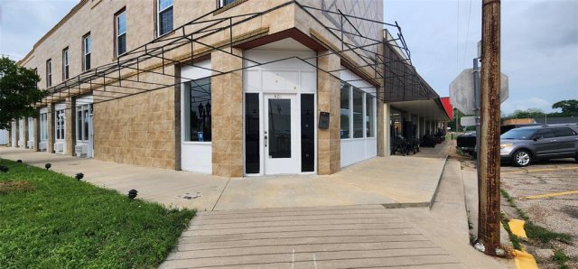 401 E Commerce Street