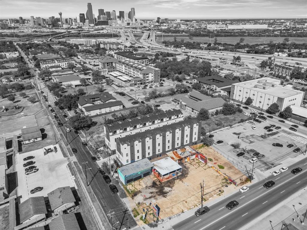302 N Lancaster Avenue - Photo 1