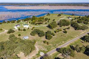410 Shoreline Drive - Photo 10