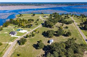 410 Shoreline Drive - Photo 9