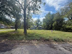 708 6th Street SE - Photo 8