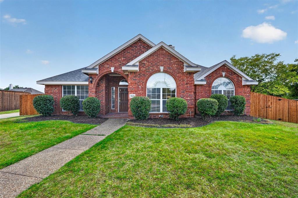 1429 Macrae Court - Photo 1