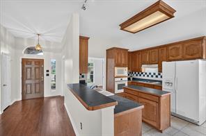 1429 Macrae Court - Photo 12