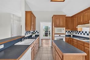 1429 Macrae Court - Photo 13