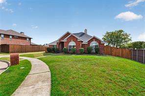1429 Macrae Court - Photo 2