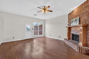 1429 Macrae Court - Photo 4