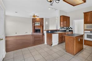 1429 Macrae Court - Photo 8
