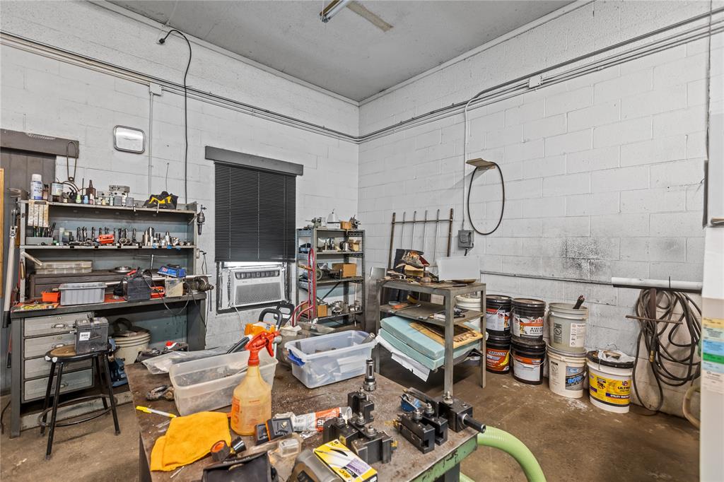 223 W 2nd Street - Photo 12