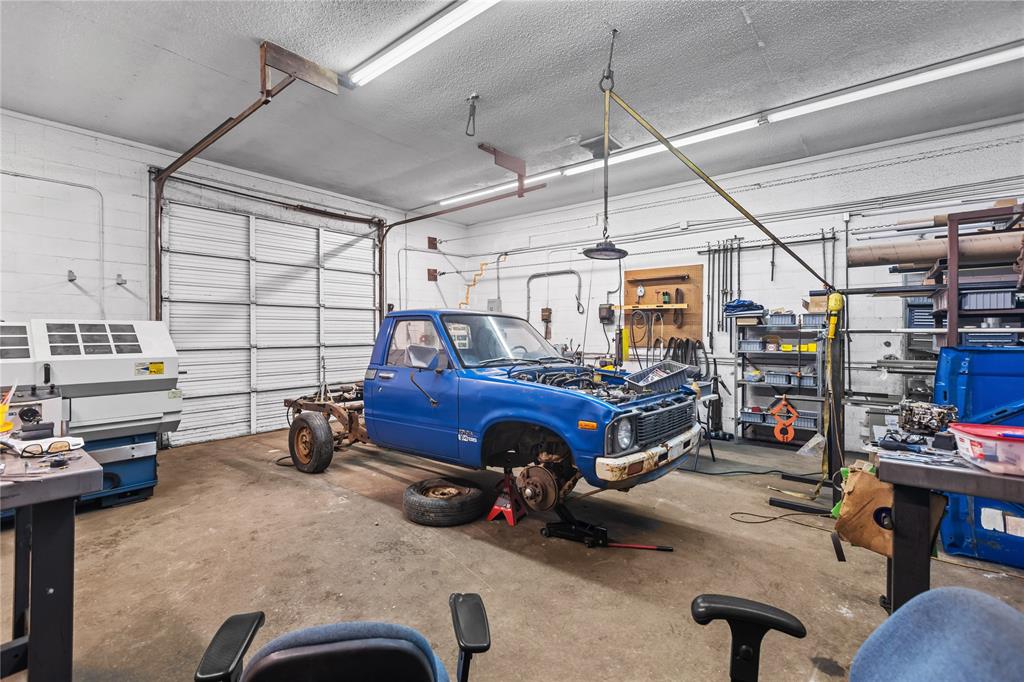 223 W 2nd Street - Photo 16