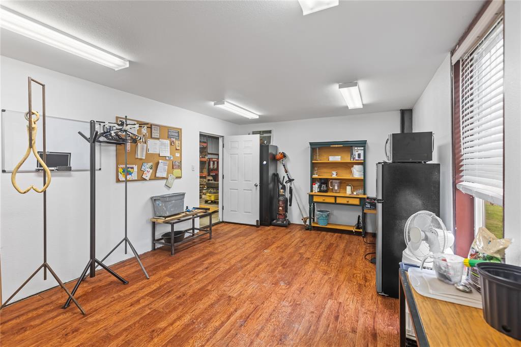 223 W 2nd Street - Photo 22