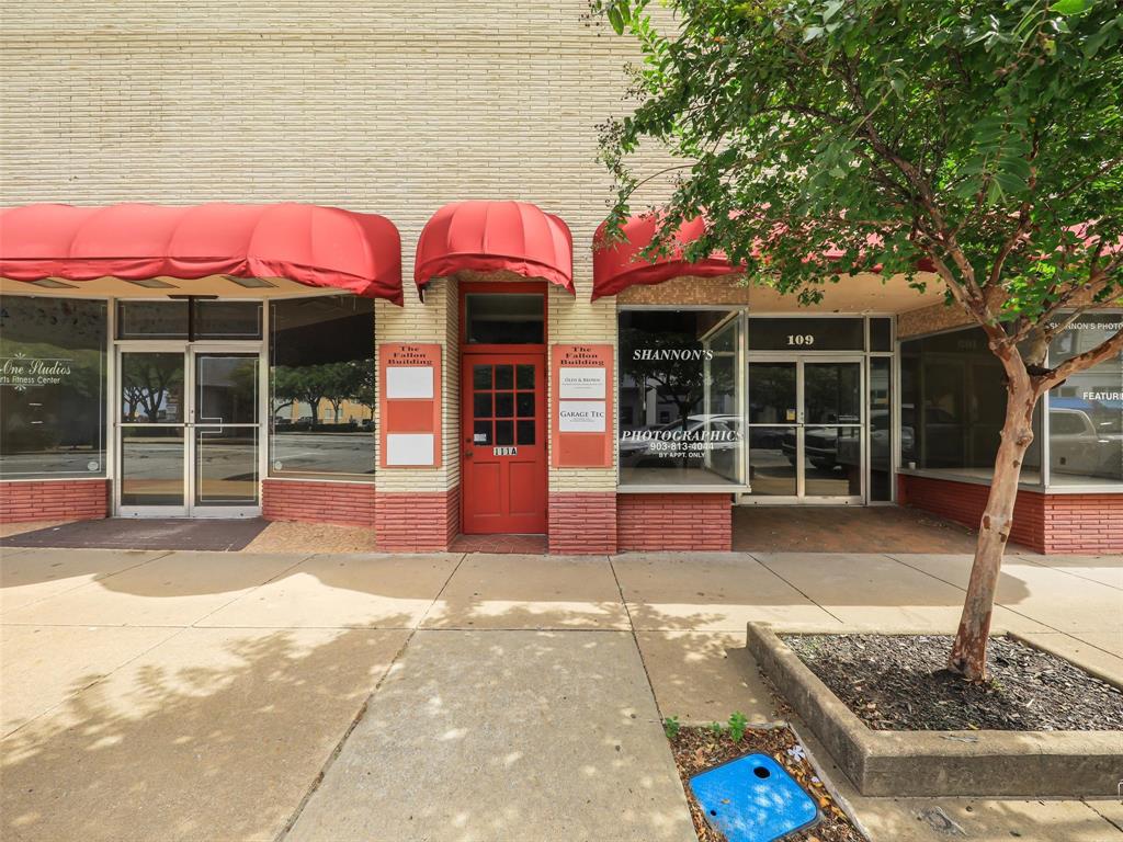 109-111 N Travis Street - Photo 3