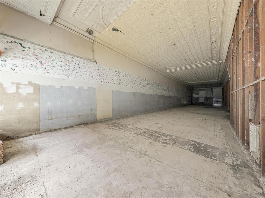 109-111 N Travis Street - Photo 34