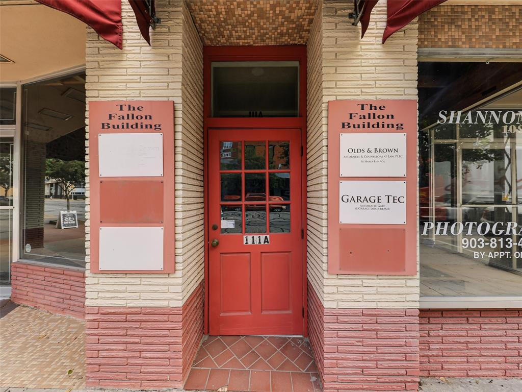 109-111 N Travis Street - Photo 4