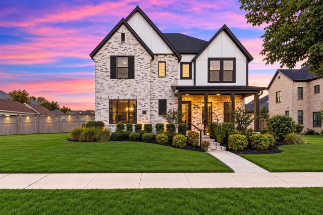 800 N Pecan Parkway