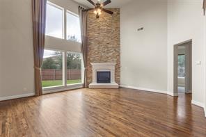 2490 Stonybrook Drive - Photo 4