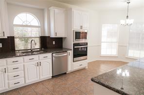 404 Belmont Court - Photo 7