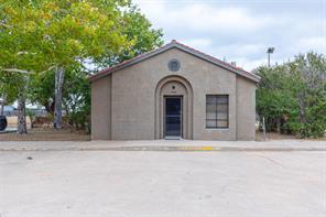 710 Graham Street - Photo 3
