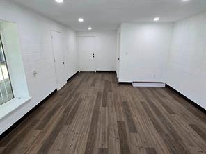 1325 S Riverside Drive - Photo 12
