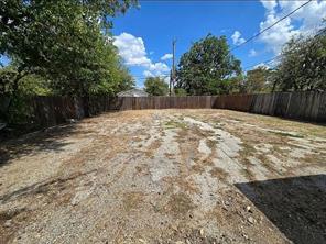 1325 S Riverside Drive - Photo 6