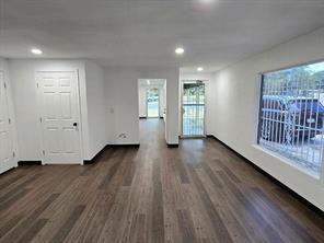 1325 S Riverside Drive - Photo 7