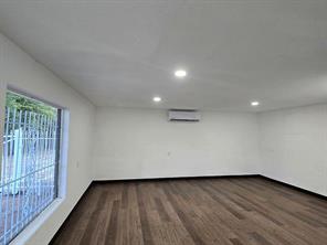 1325 S Riverside Drive - Photo 8