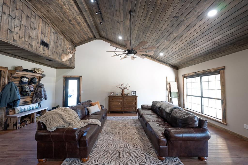 1309 County Road 2619 - Photo 17